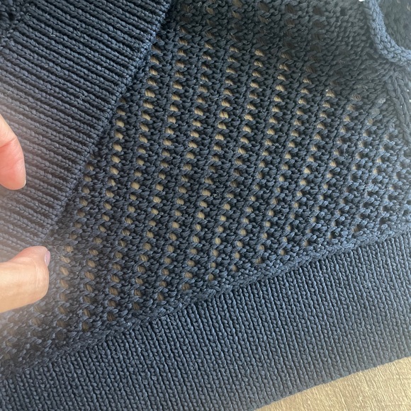 Vince Open Knit Crochet Tunic Top/Sleeveless Mesh sweater in XS, Navy blue - Picture 7 of 10